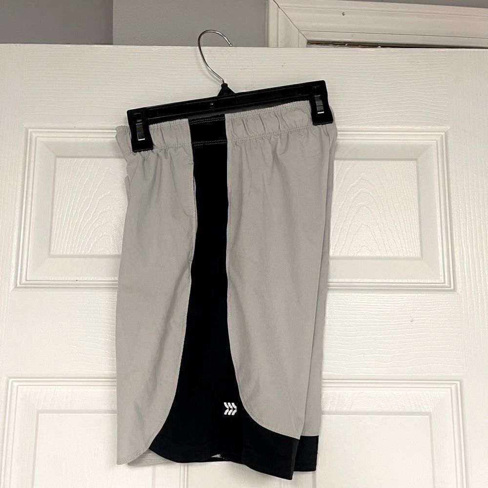 Target All-in-motion boys shorts, medium (8-10)